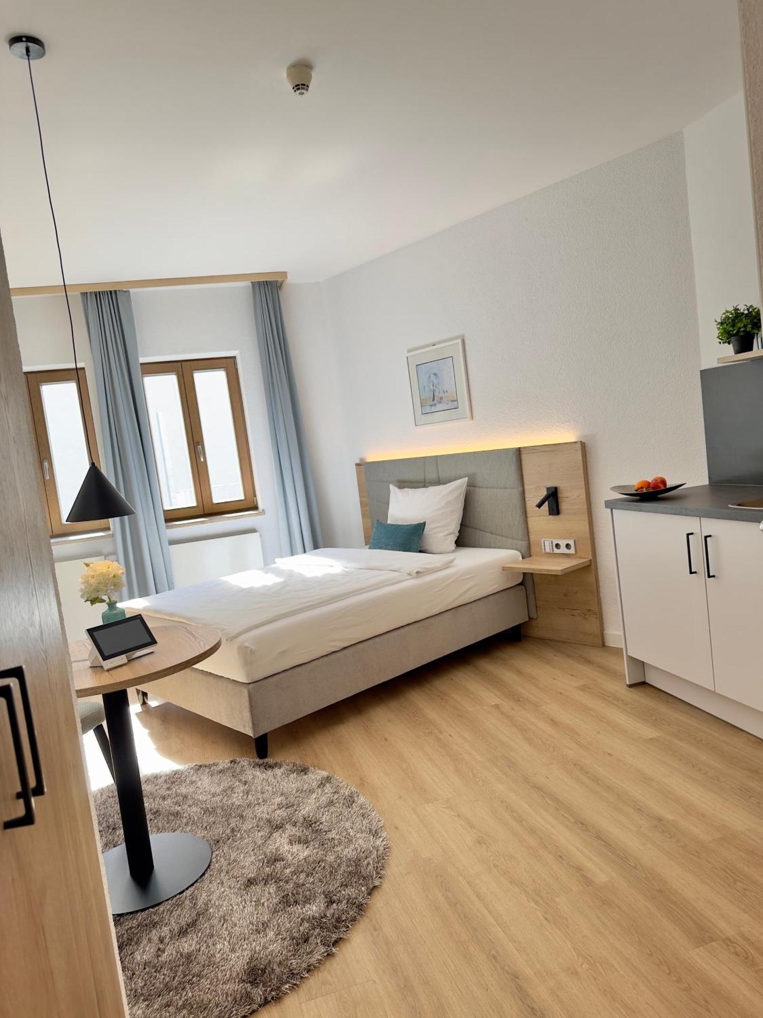 Living & Serviced Apartments By Blauer Wolf Гунценхаузен Экстерьер фото
